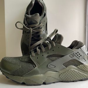 Nike Huarache Sneakers